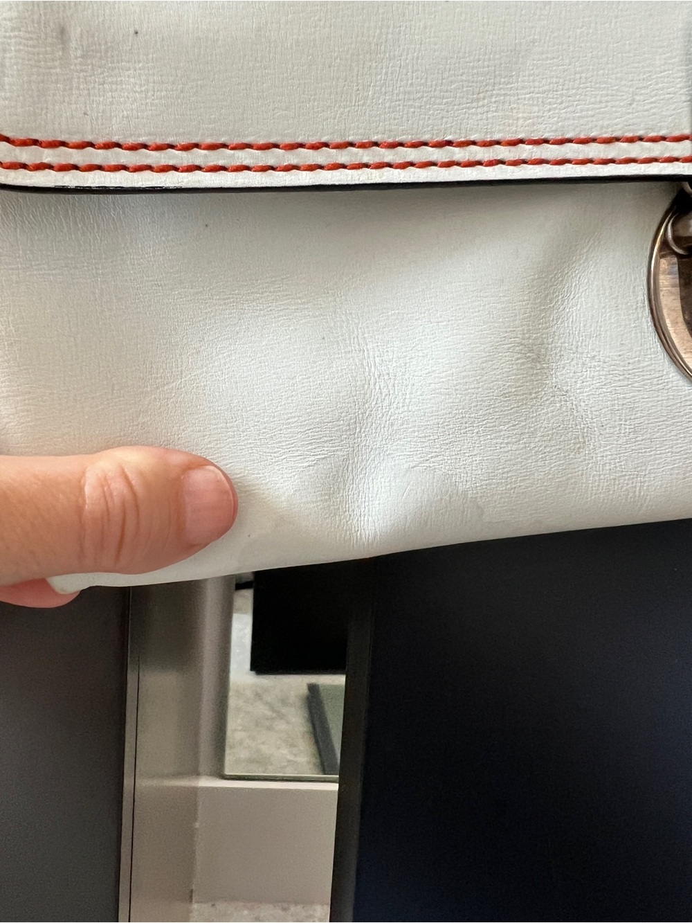 Marc Jacobs Cream Leather Shoulder Clutch - Picture 9 of 12